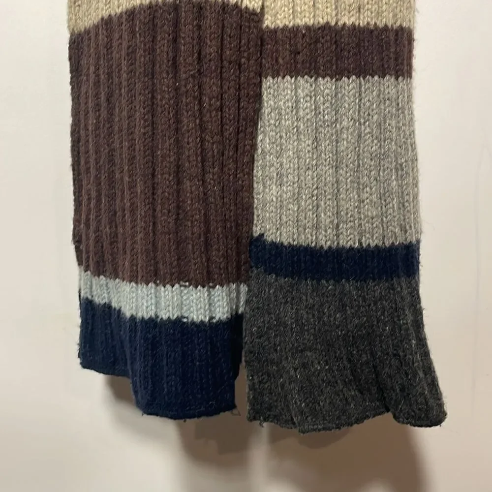 60% wool scarf